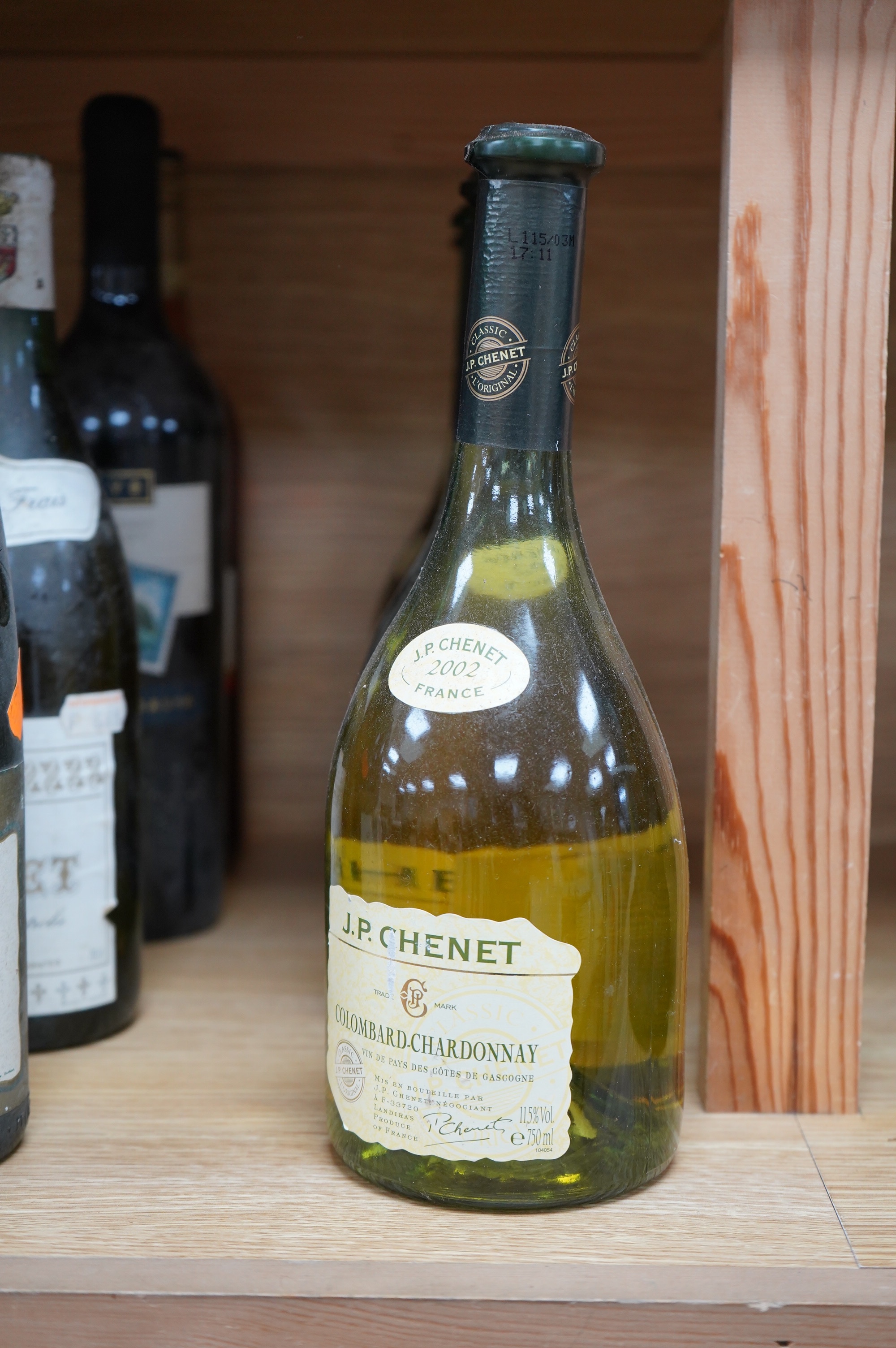 Fifteen bottles of mixed wines to include a bottle of Chablis 2010 and four bottles of JP Chenet. Condition - fair, storage history unknown